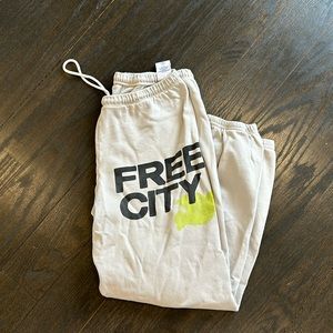 Free city sweatpants